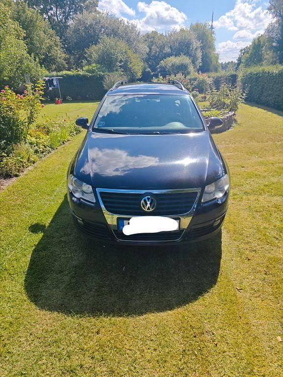 Schwarz Gebraucht 2010 VW Passat Comfortline Kombi | 1.999 € (Guter Preis) - Bild 1/4