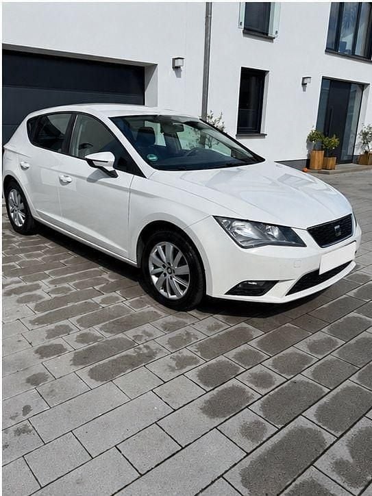 Usado Seat Leon 90 HP (66 kW) 2015 Branco Sedan