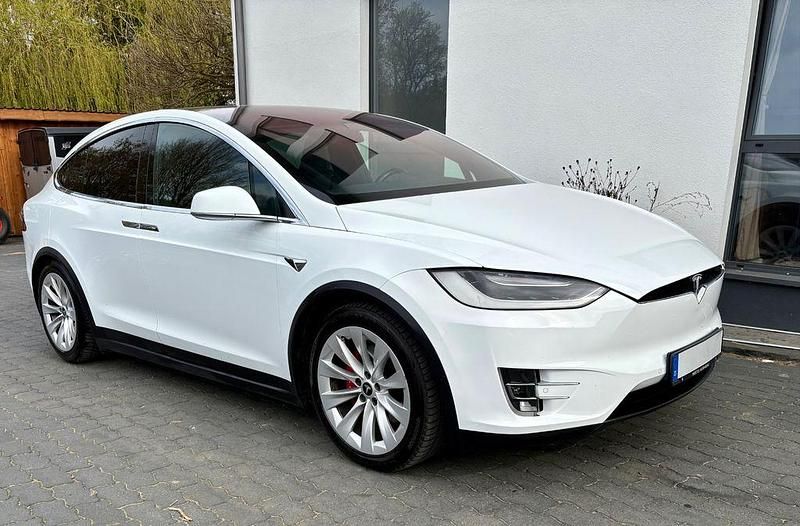 Second-hand Tesla Model X 567 kW (772 CP) 2017 Alb SUV