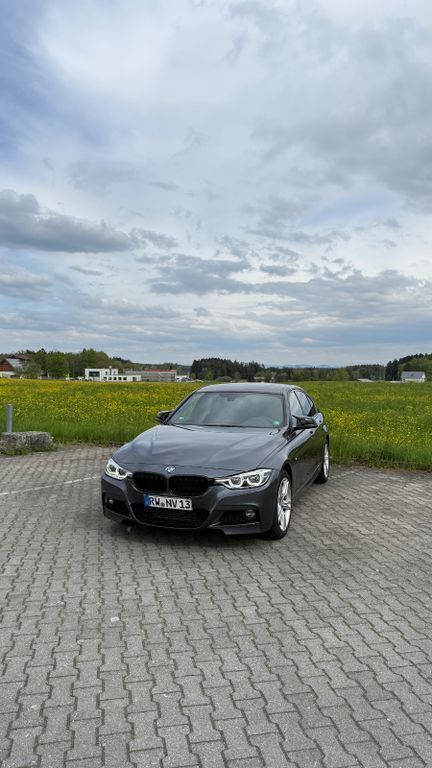 Grau Gebraucht 2018 BMW 320 M Sport Limousine | 20.499 € (Guter Preis) - Bild 1/4