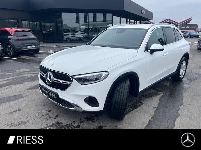 Weiss Gebraucht 2024 Mercedes GLC200 Avantgarde SUV | 48.900 € (Superpreis) - Bild 1/4