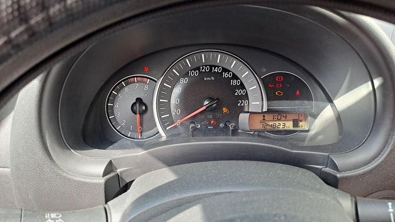 Gebraucht Nissan Micra 80 PS (58 kW) 2015 Schwarz Kleinwagen