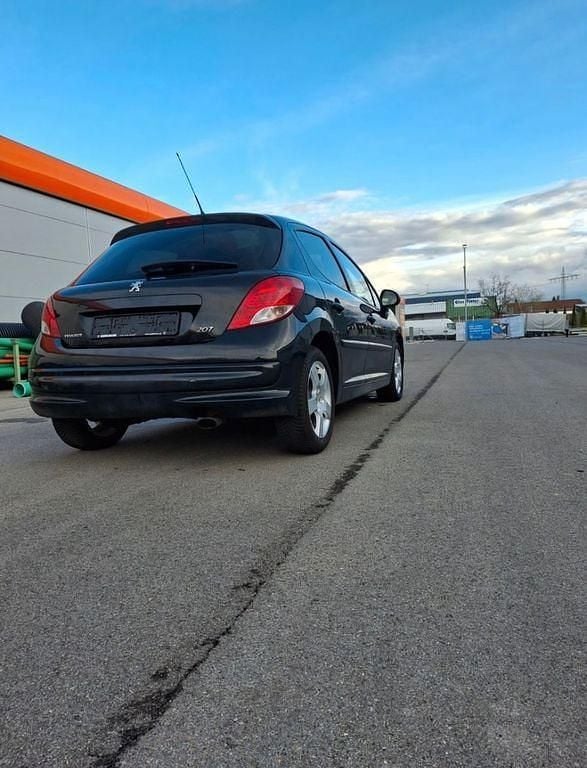 Gebraucht Peugeot 207 Platinum 156 PS (114 kW) 2011 Schwarz Limousine