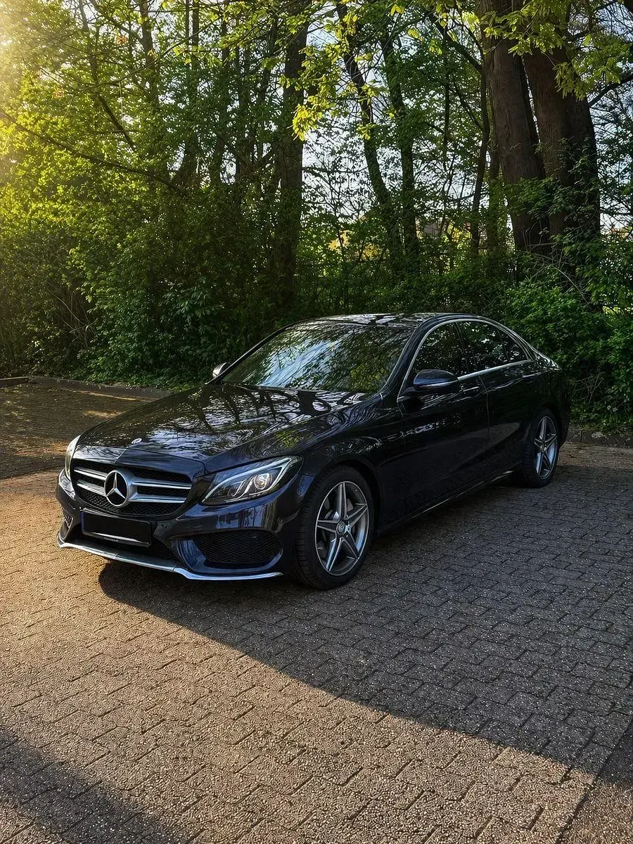 Gebraucht Mercedes C300 AMG line 204 PS (150 kW) 2016 Blau Limousine