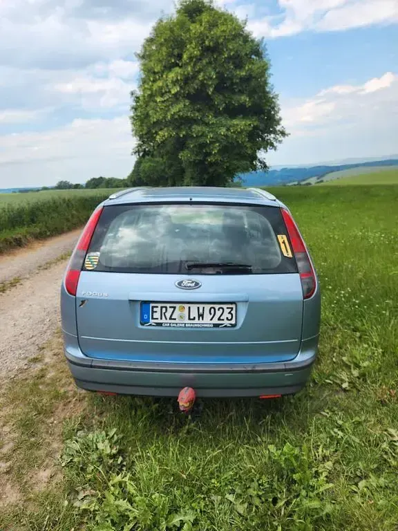 Gebraucht Ford Focus Trend 116 PS (85 kW) 2005 Blau Limousine