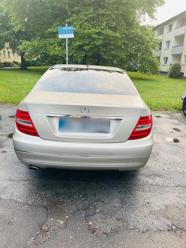 Gebraucht Mercedes C220 170 PS (125 kW) 2012 Gold Limousine