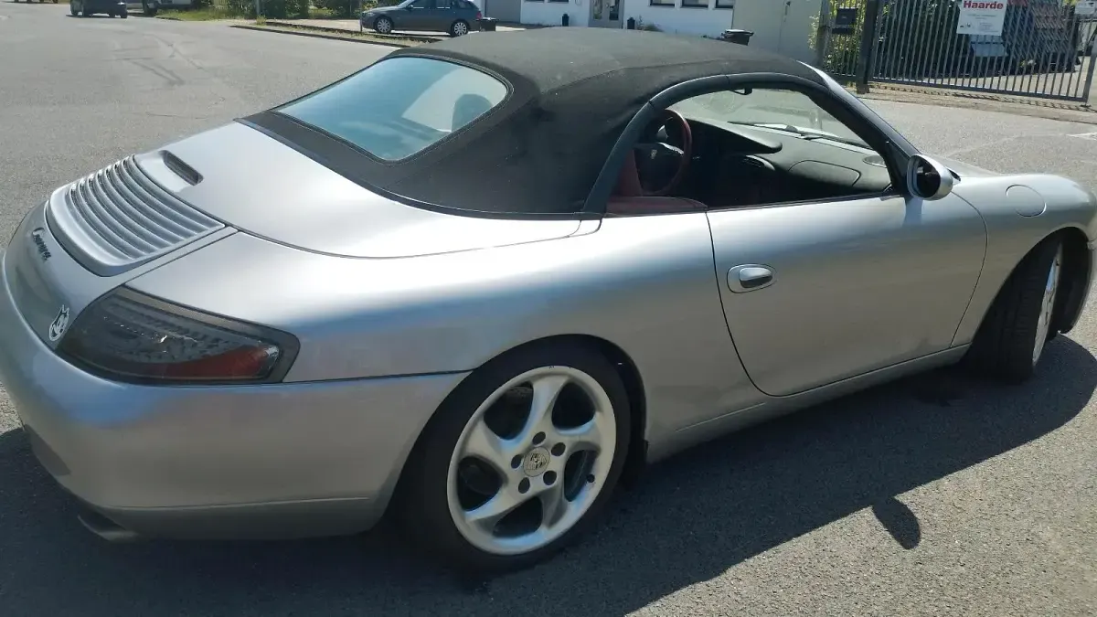 Gebraucht Porsche 911 300 PS (220 kW) 1999 Silber Cabrio