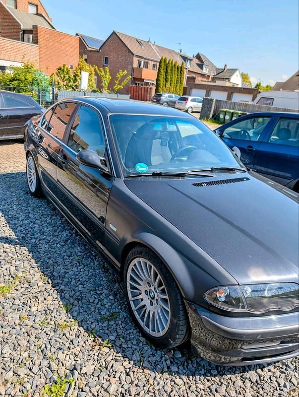 Gebraucht BMW 320 150 PS (110 kW) 1999 Schwarz Limousine