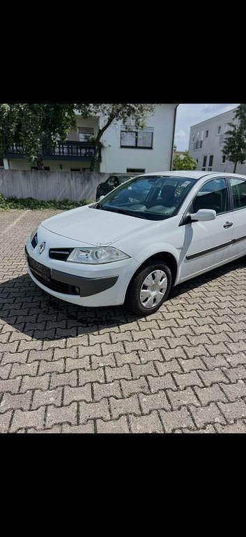 Gebraucht Renault Mégane 111 PS (81 kW) 2009 Weiß Limousine