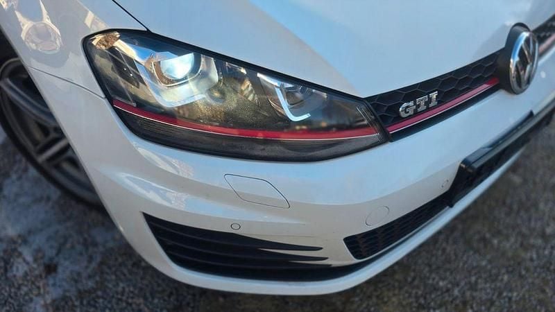 Weiß Gebraucht 2015 VW Golf VII GTI Limousine | 12.799 € (Fairer Preis) - Bild 1/4