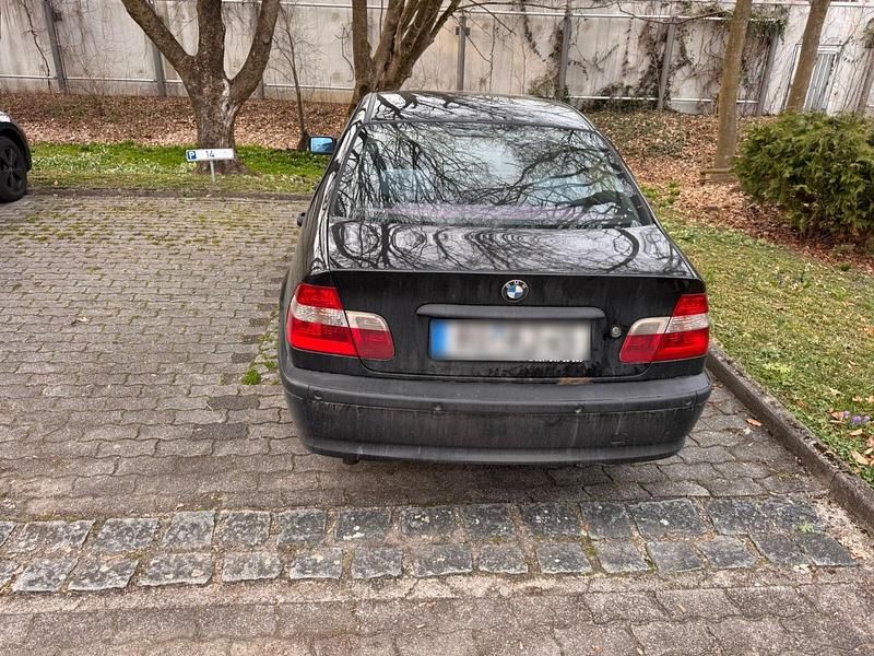 Gebraucht BMW 320 115 PS (84 kW) 2003 Schwarz Limousine