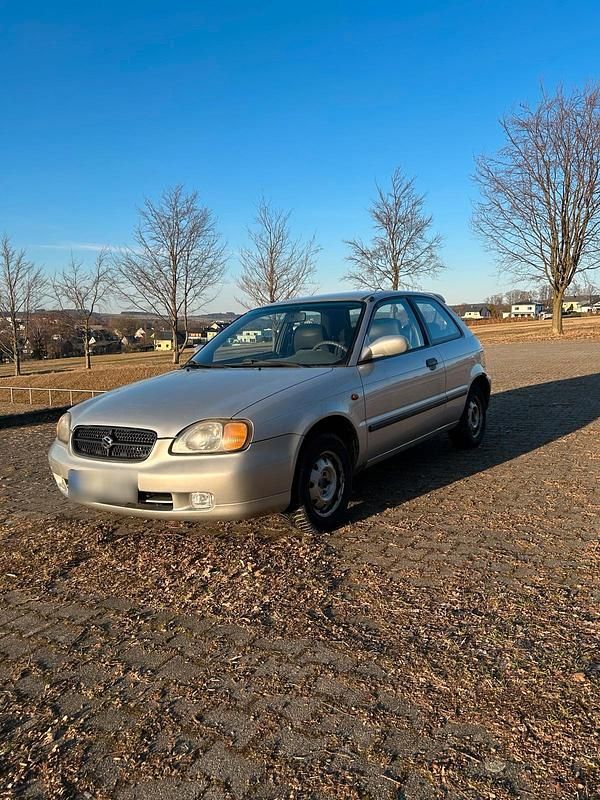Gebraucht Suzuki Baleno 85 PS (62 kW) 1999 Silber Kleinwagen