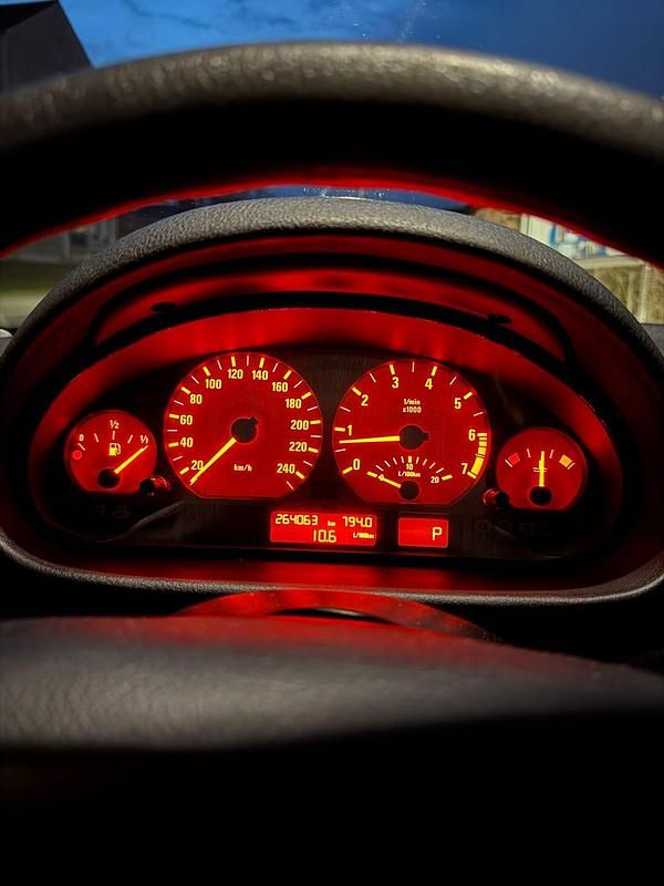 Gebraucht BMW 320 150 PS (110 kW) 1999 Silber Limousine