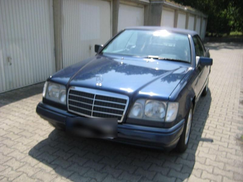 Gebraucht Mercedes E220 150 PS (110 kW) 1997 Blau Cabrio