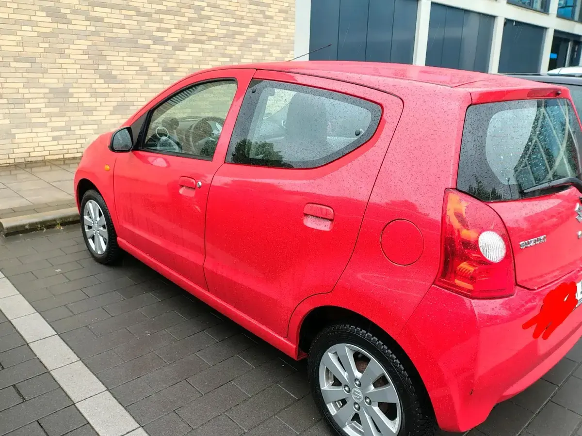 Usata Suzuki Alto 68 CV (50 kW) 2009 Rosso Utilitaria