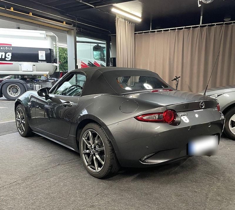 Gebraucht Mazda MX5 184 PS (135 kW) 2023 Silber Cabrio