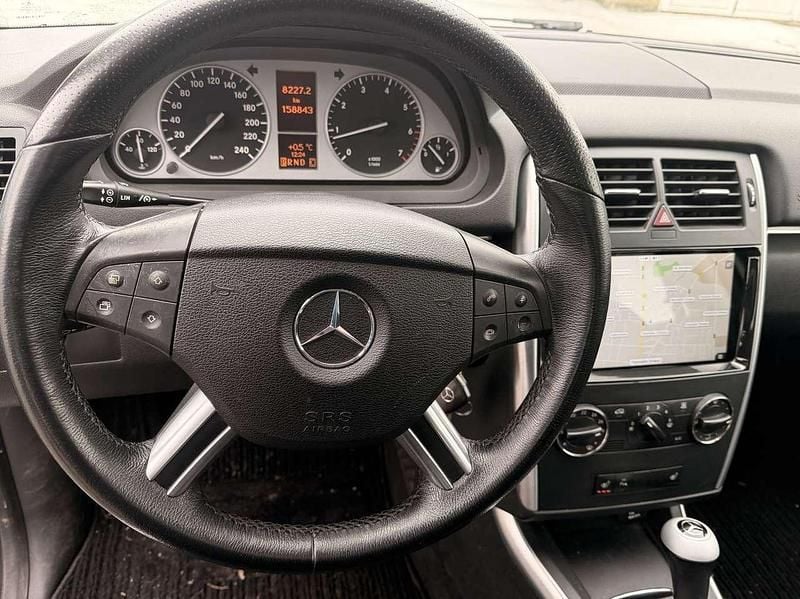 Gebraucht Mercedes B200 Sport 193 PS (141 kW) 2009 Mountaingrau  met. Van / Kleinbus