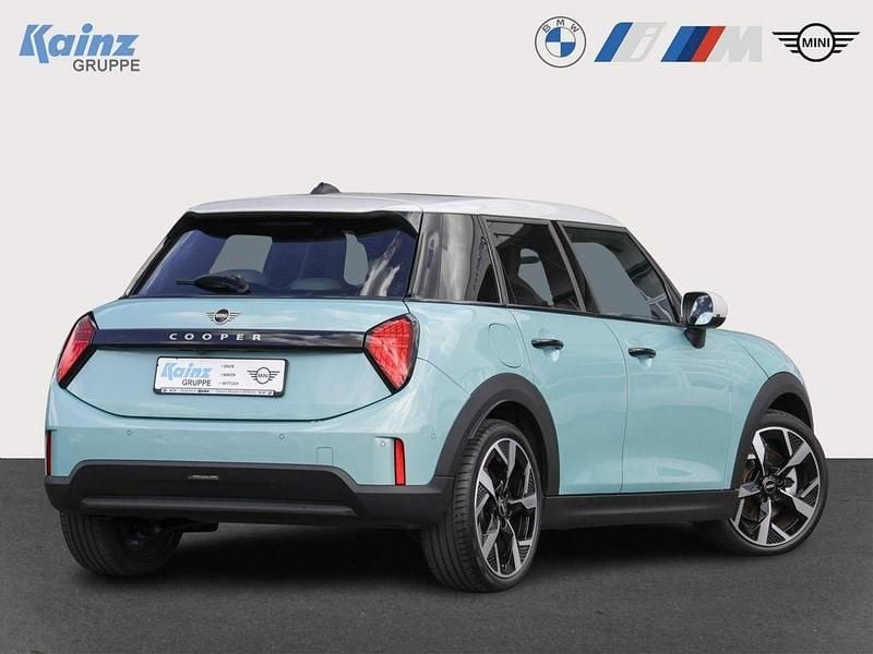 Gebraucht Mini Cooper Favoured 114 kW (156 PS) 2025 Ocean wave green Kleinwagen