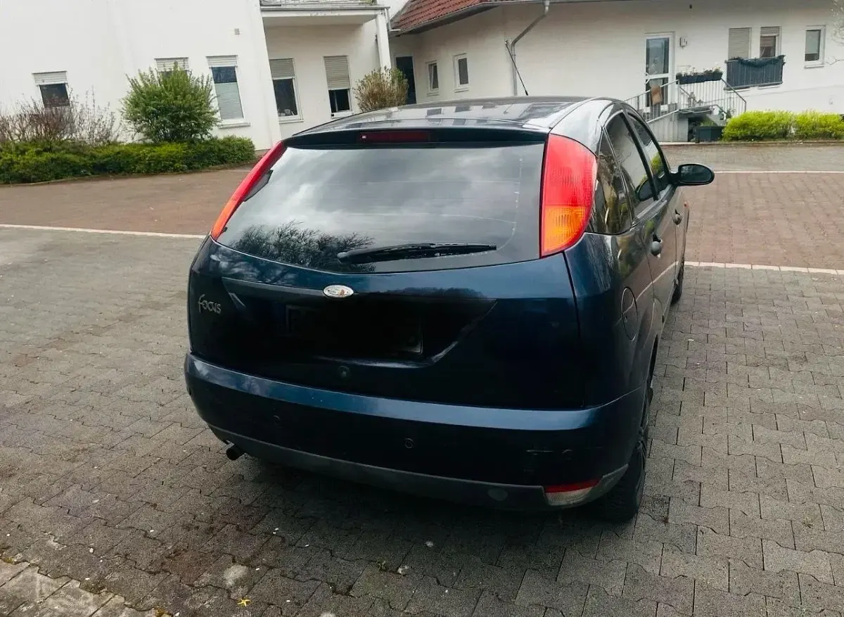 Gebraucht Ford Focus 80 PS (58 kW) 2000 Blau Kombi