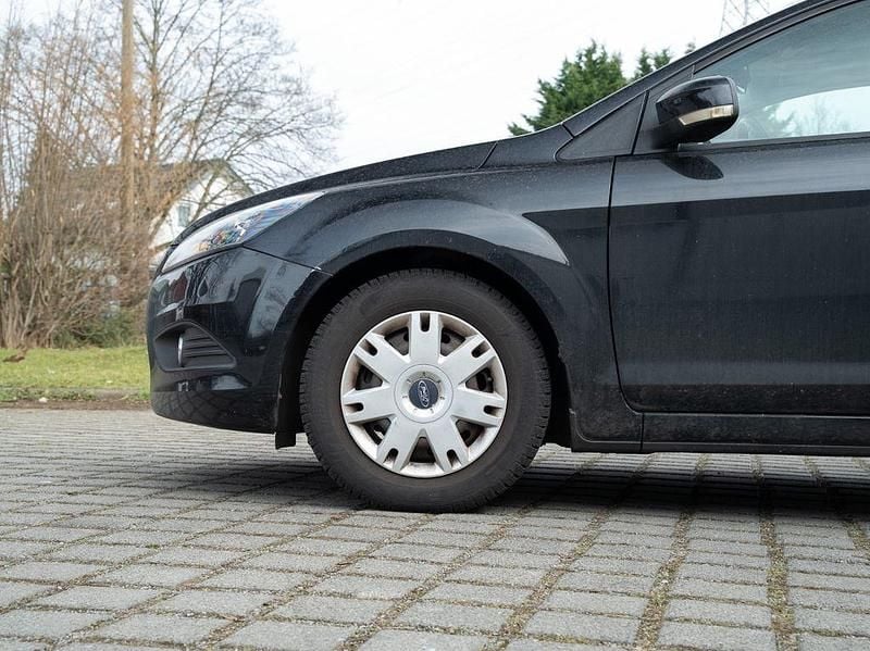 Gebraucht Ford Focus 101 PS (74 kW) 2009 Schwarz Limousine