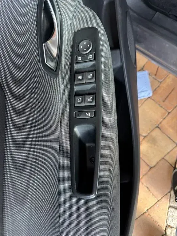 Gebraucht Renault Scenic E-Tech Expression 106 PS (77 kW) 2011 Grau Van / Kleinbus