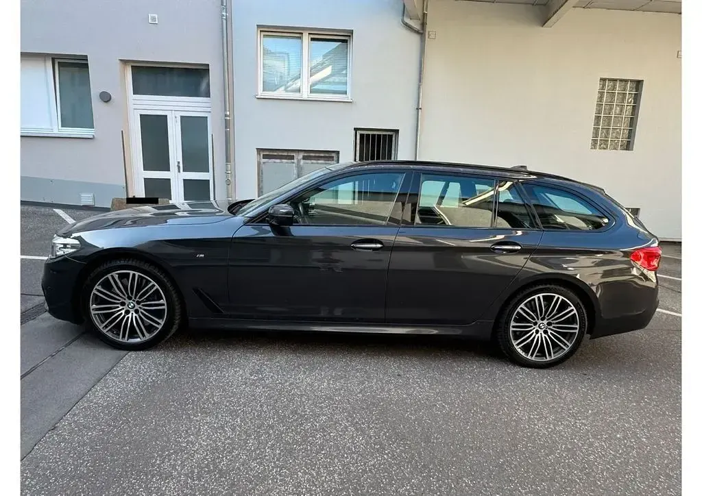 Gebraucht BMW 540 Performance 340 PS (250 kW) 2018 Grau Kombi