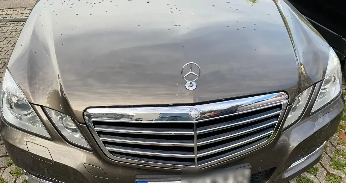 Gebraucht Mercedes E300 Avantgarde 204 PS (150 kW) 2010 Beige Limousine