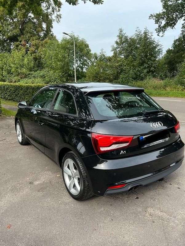 Gebraucht Audi A1 Design 125 PS (91 kW) 2015 Schwarz Kleinwagen