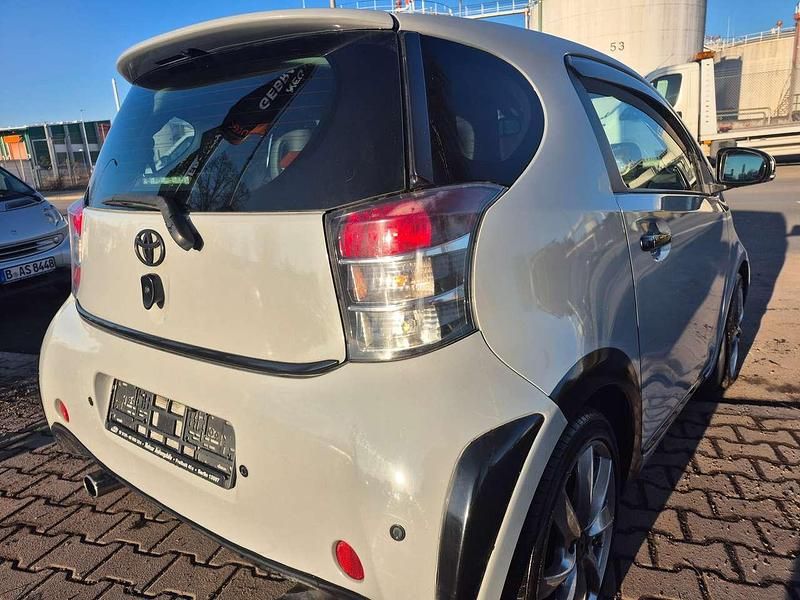 Gebraucht Toyota iQ 68 PS (50 kW) 2009 Grau Kleinwagen