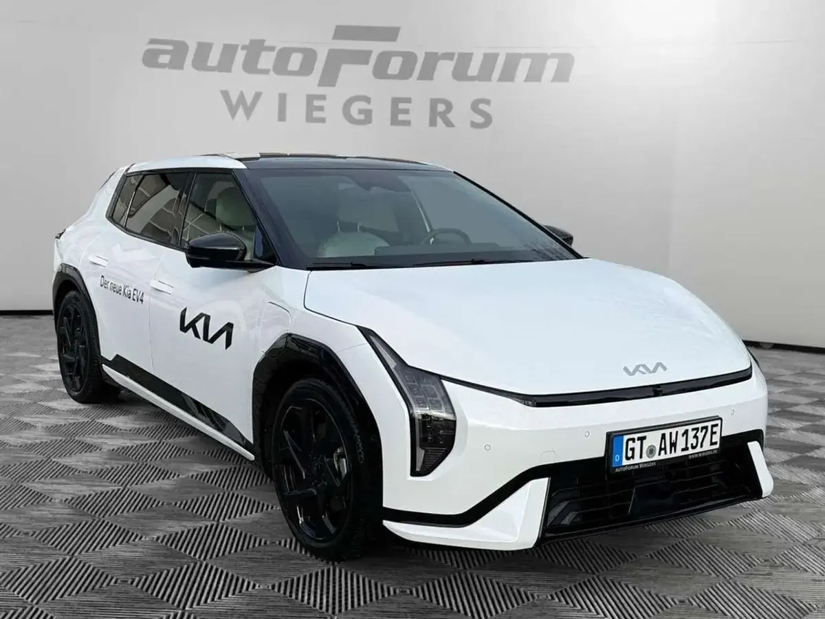 Gebraucht Kia EV4 GT 150 kW (204 PS) 2025 (hw2) deluxe weiss pearl SUV