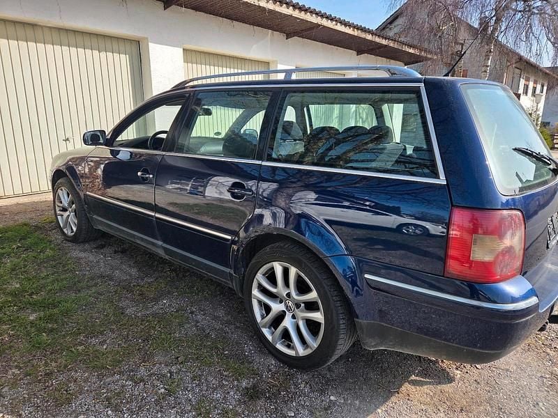 Gebraucht VW Passat 163 PS (119 kW) 2004 Blau Kombi