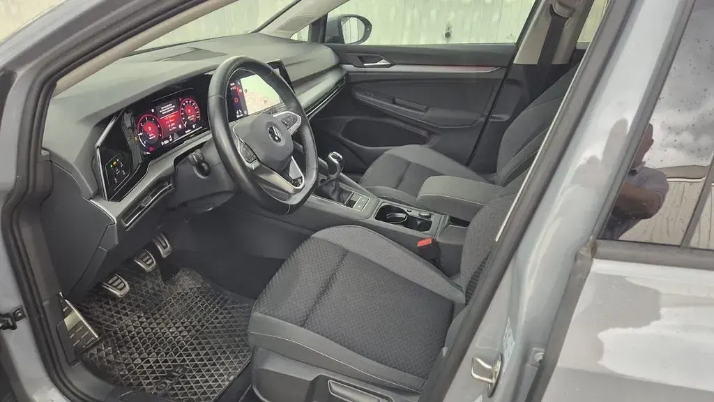 Gebraucht VW Golf VIII Active 116 PS (85 kW) 2021 Grau Limousine
