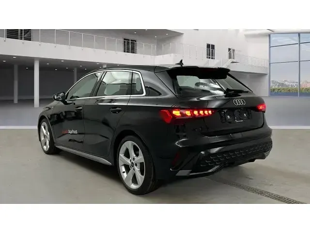 Gebraucht Audi A3 S-Line 150 PS (110 kW) 2025 Mythosschwarz metallic Limousine