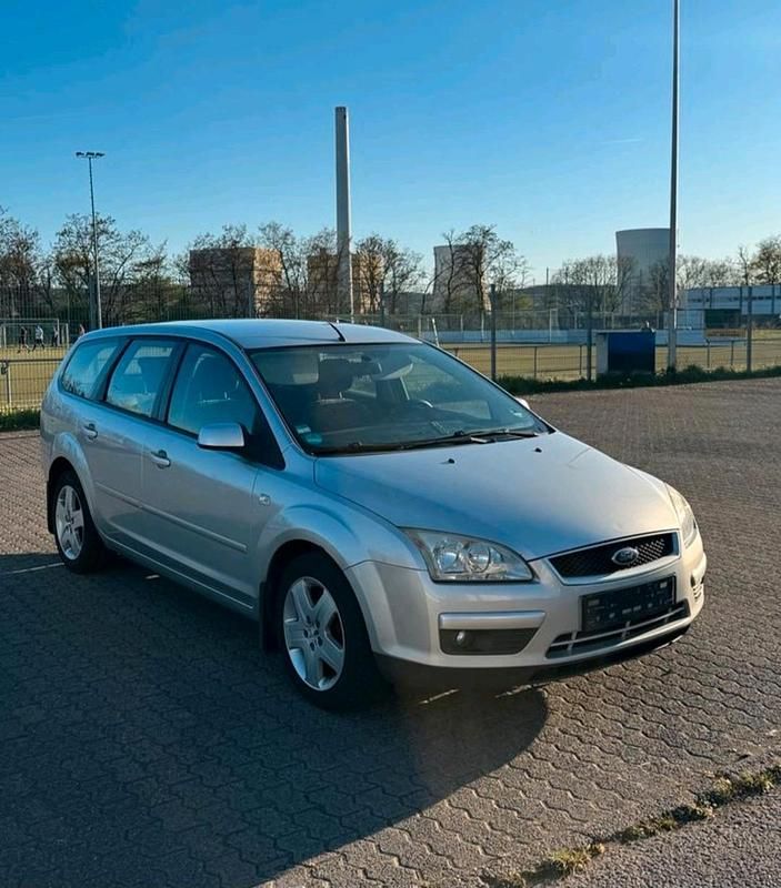 Second-hand Ford Focus Style 82 CP (60 kW) 2007 Gri Break