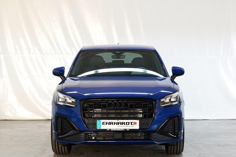 Neu Audi Q2 S-Line 150 PS (110 kW) 2025 Blau SUV