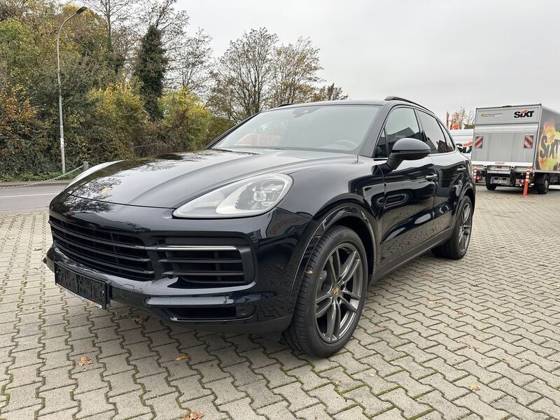 Dunkelblau (metallic) Gebraucht 2018 Porsche Cayenne SUV | 47.990 € (Fairer Preis) - Bild 1/4