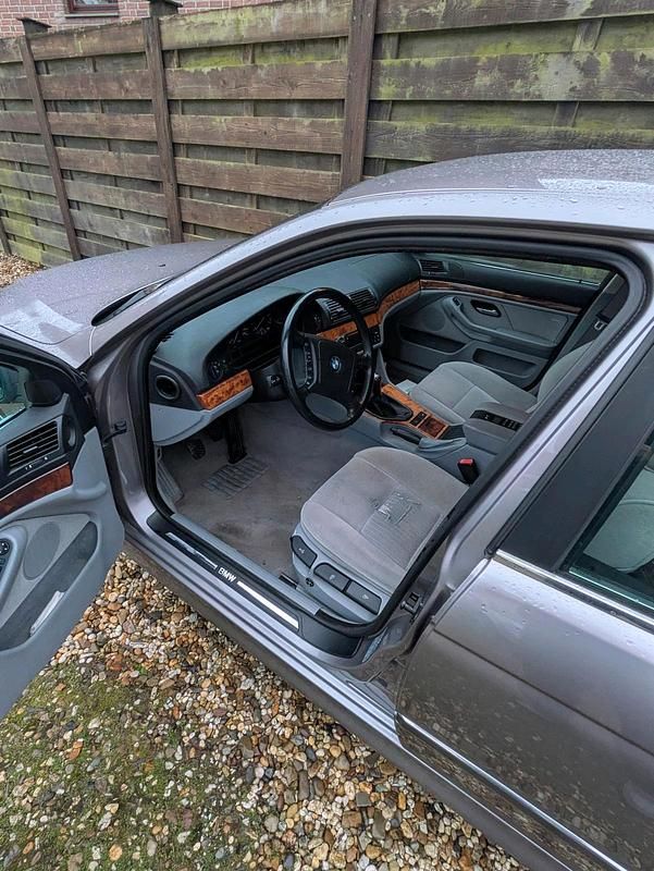 Gebraucht BMW 523 170 PS (125 kW) 1997 Grau Limousine