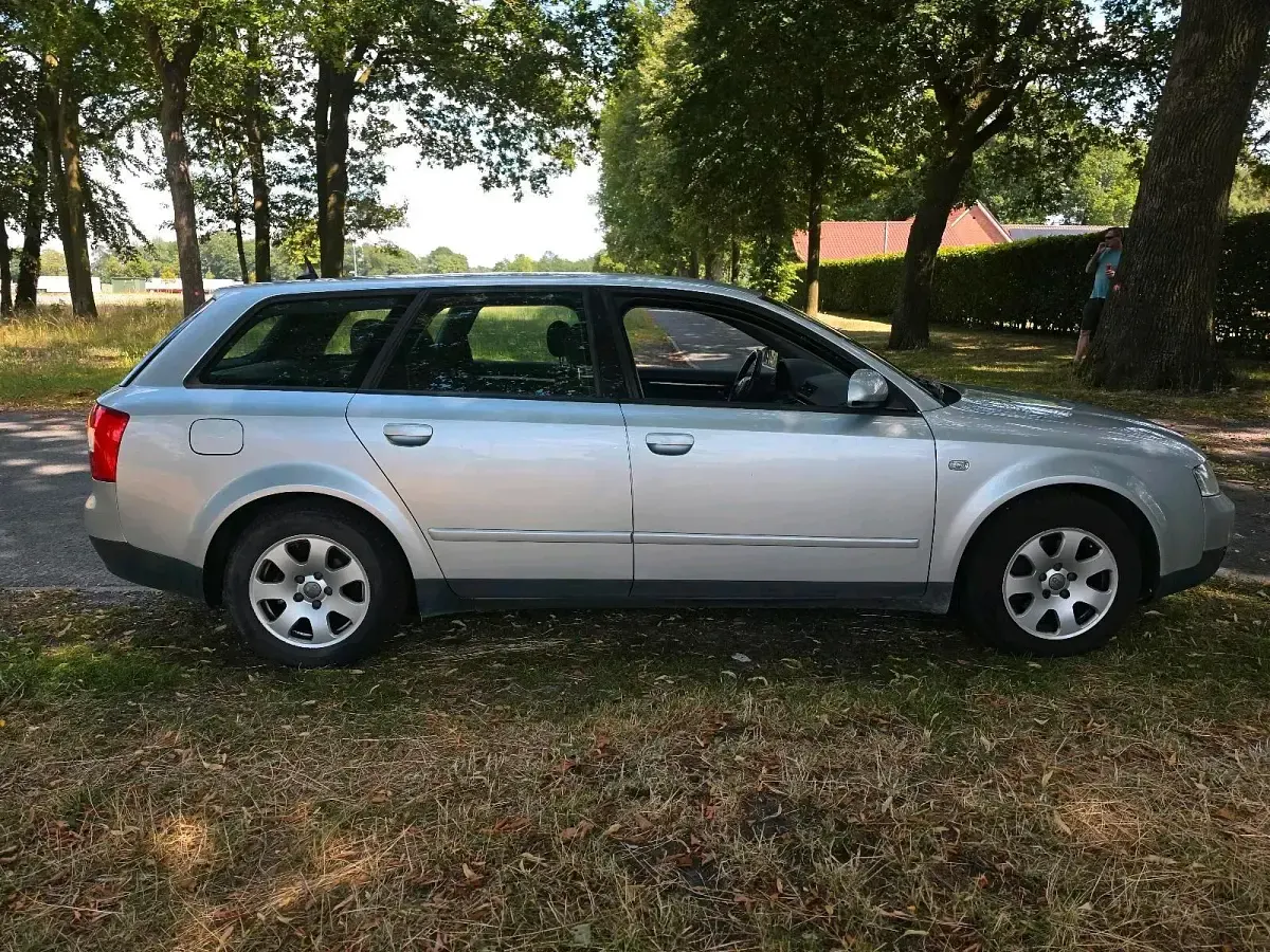 Gebraucht Audi A4 130 PS (95 kW) 2001 Silber Kombi