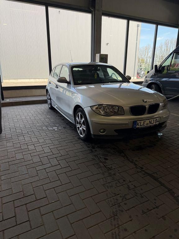 Gebraucht BMW 118 143 PS (105 kW) 2005 Silber Kleinwagen