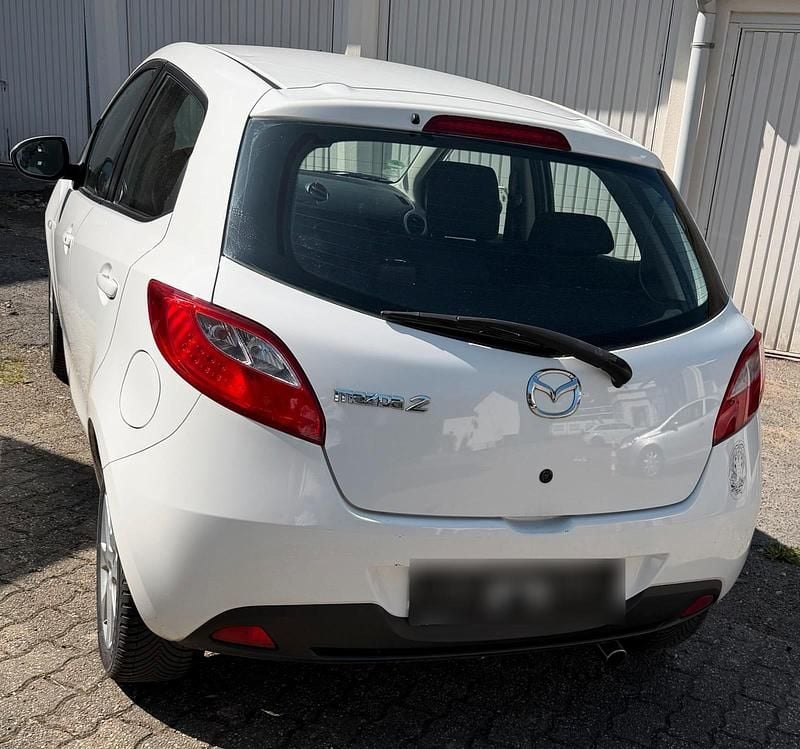 Usata Mazda 2 75 CV (55 kW) 2009 Bianco Utilitaria