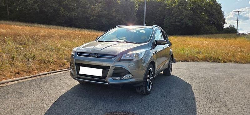 Grau Gebraucht 2013 Ford Kuga Titanium SUV | 11.100 € (Etwas zu teuer) - Bild 1/4