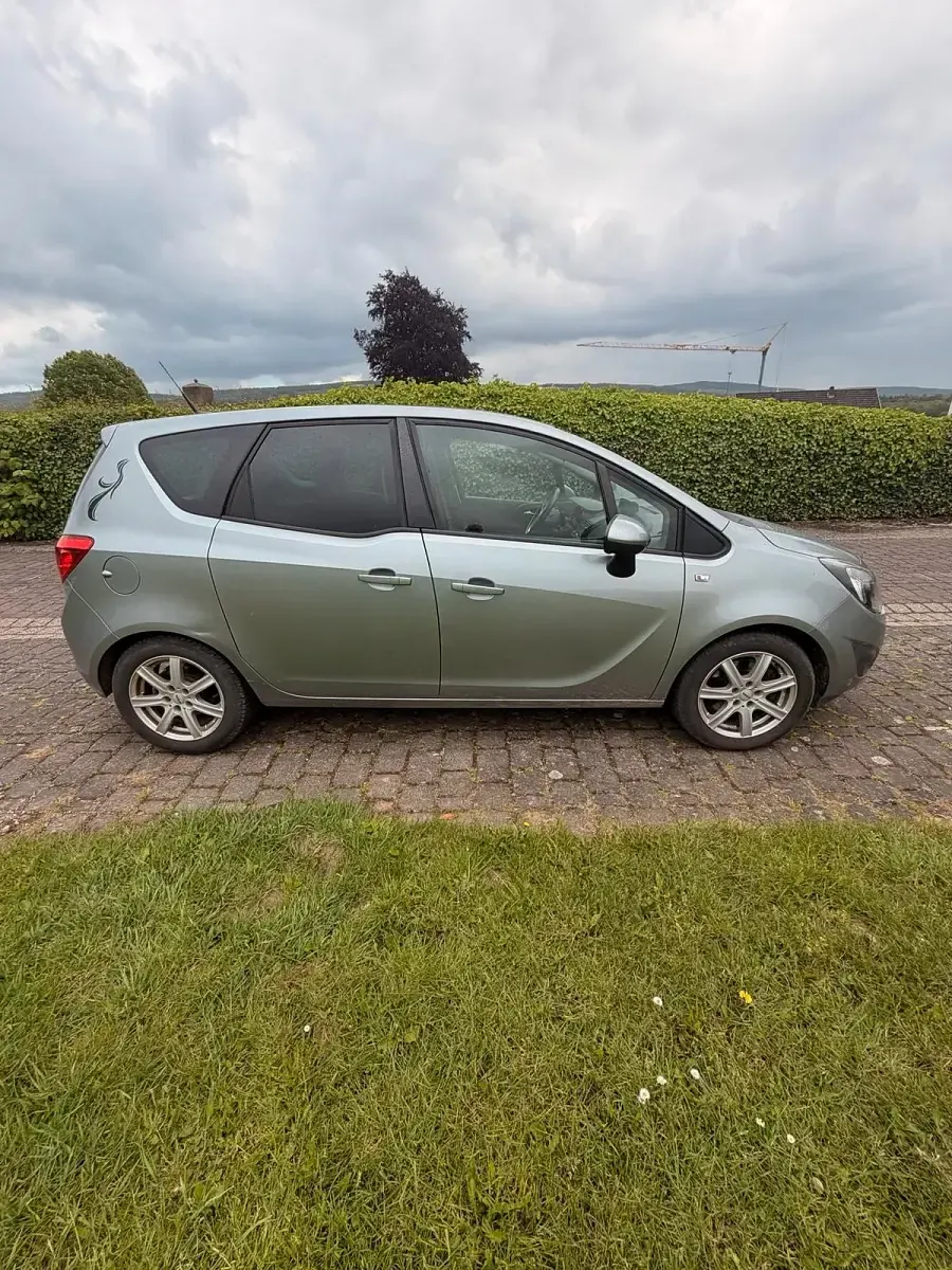 Używany Opel Meriva 140 KM (102 kW) 2012 Szary Minivan