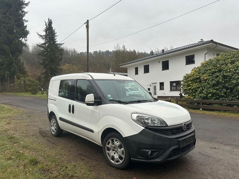 Gebraucht Fiat Doblò 120 PS (88 kW) 2015 Weiß Van / Kleinbus