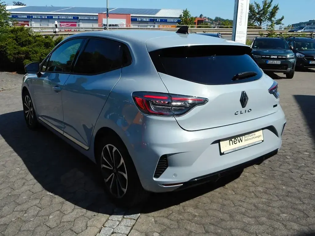Gebraucht Renault Clio V Techno 94 PS (69 kW) 2024 Grau Limousine