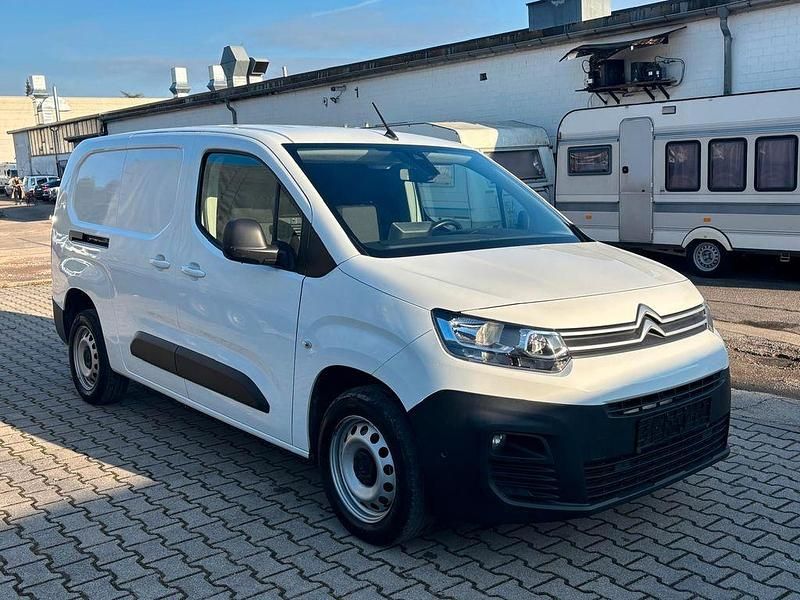 Weiß Gebraucht 2021 Citroën Berlingo Van / Kleinbus | 7.900 € (Superpreis) - Bild 1/4