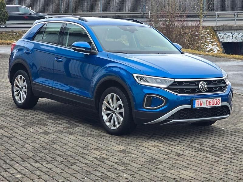 Gebraucht VW T-Roc Life 110 PS (80 kW) 2023 Blau SUV