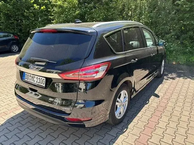 Gebraucht Ford S-MAX Titanium 150 PS (110 kW) 2023 Schwarz Van / Kleinbus