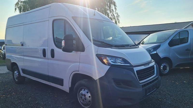 Gebraucht Peugeot Boxer Comfort 131 PS (96 kW) 2017 Lack weiss banquise/deckende l Van