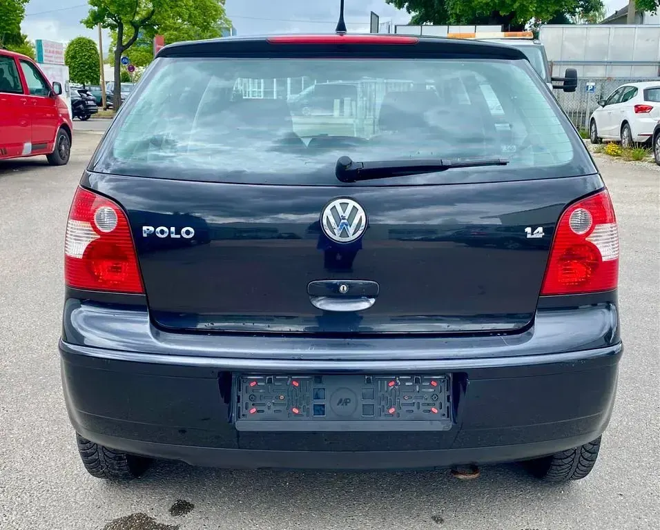 Gebraucht VW Polo Basis 75 PS (55 kW) 2005 Schwarz Kleinwagen