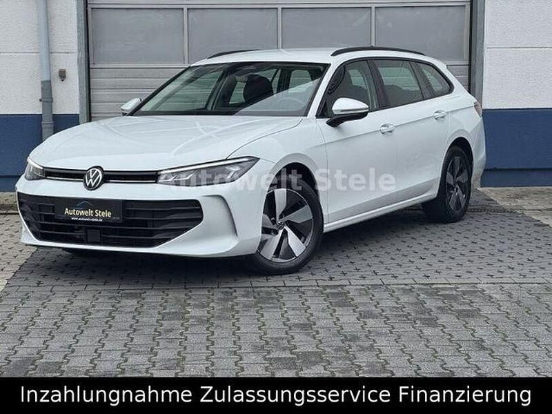 Weiß Gebraucht 2024 VW Passat Kombi | 27.800 € (Fairer Preis) - Bild 1/4